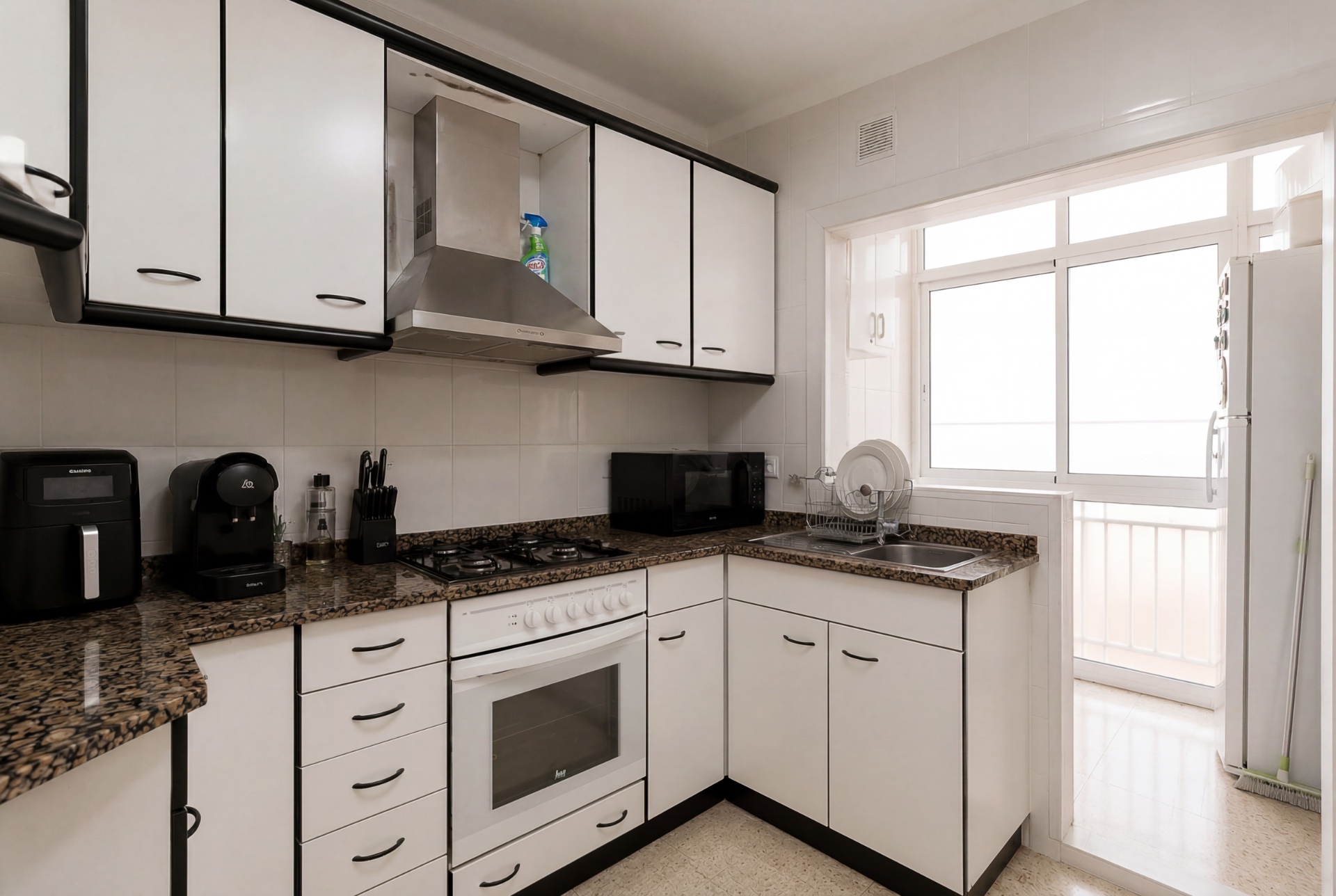 Cocina independiente del piso en Viladecans