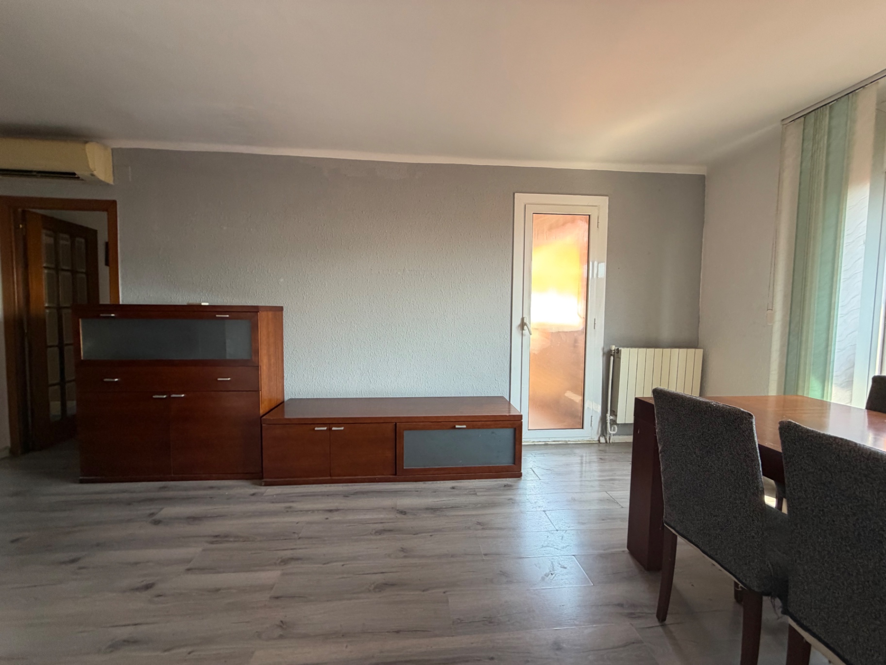Zona de estar del piso de 3 habitaciones en El Prat de Llobregat