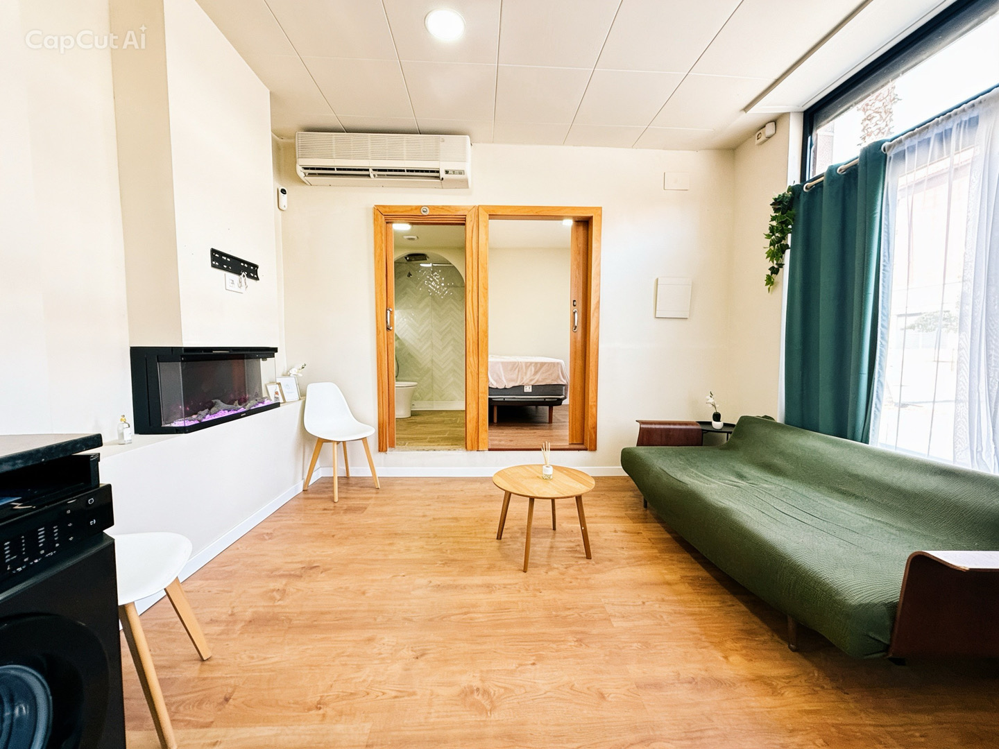 Zona de día del local acondicionado a vivienda reformado en Torre la Vila