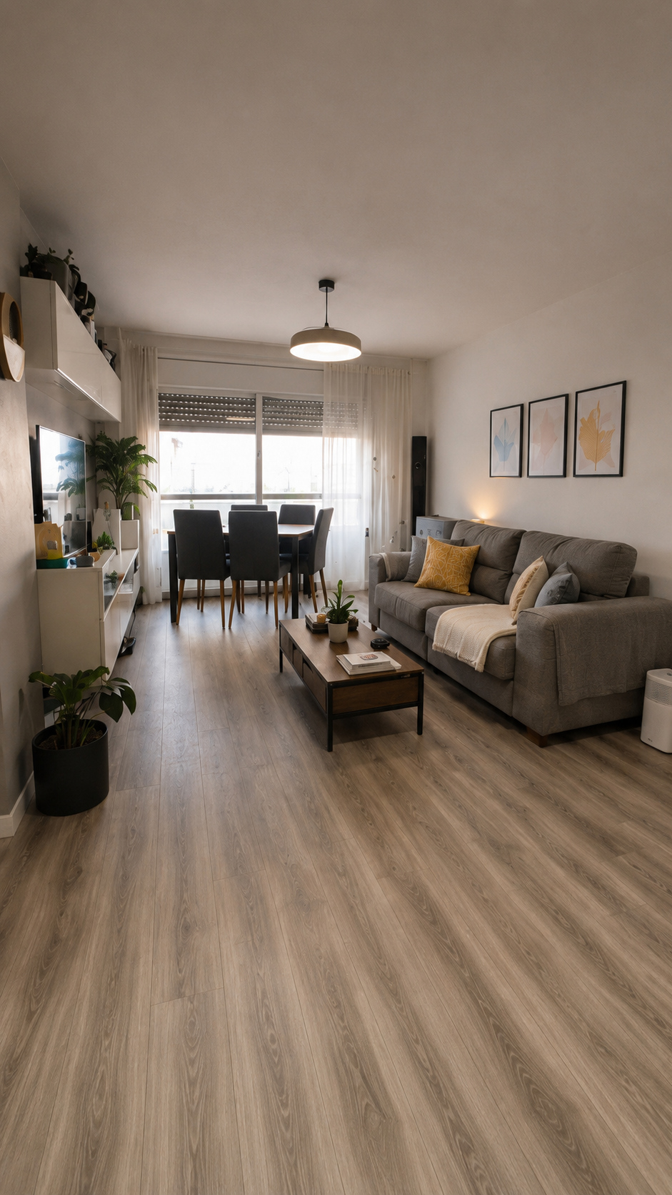 Salón-comedor amplio y luminoso del piso en venta en Viladecans